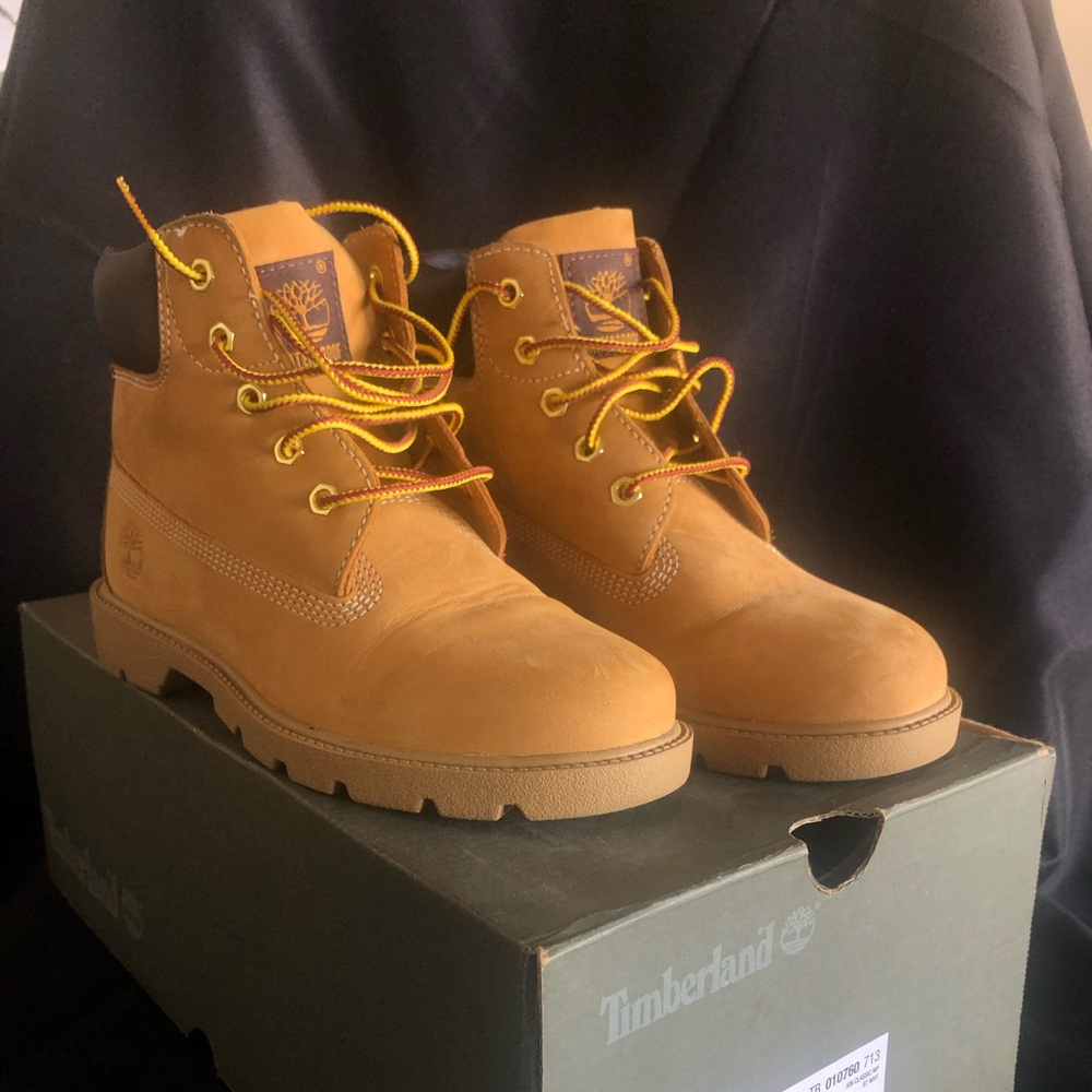 Timberland classic 6in waterproof wheat nubuck 
size 3 youth. USED like new tho!